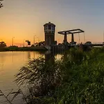 Private With Garden, Close To Amsterdam * Assendelft