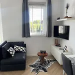 Private With Garden, Close To Amsterdam Appartement Assendelft
