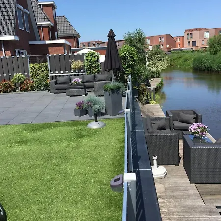 Private With Garden, Close To Amsterdam Апартаменты *